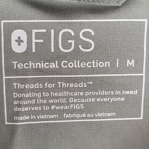 Figs Fionlite Scrubs Tops in Slate Grey size Medium - Picture 3 of 4
